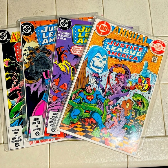 Vintage 1983 #1 Annual sealed & 1986 #250-2 - Picture 1 of 4